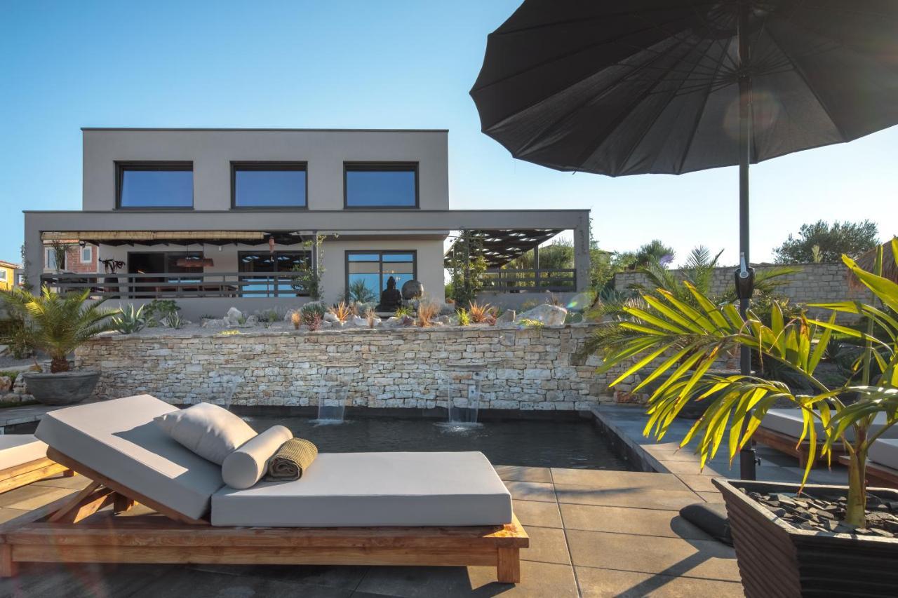 Villa Merapi Sveti Lovrec Pazenaticki ภายนอก รูปภาพ